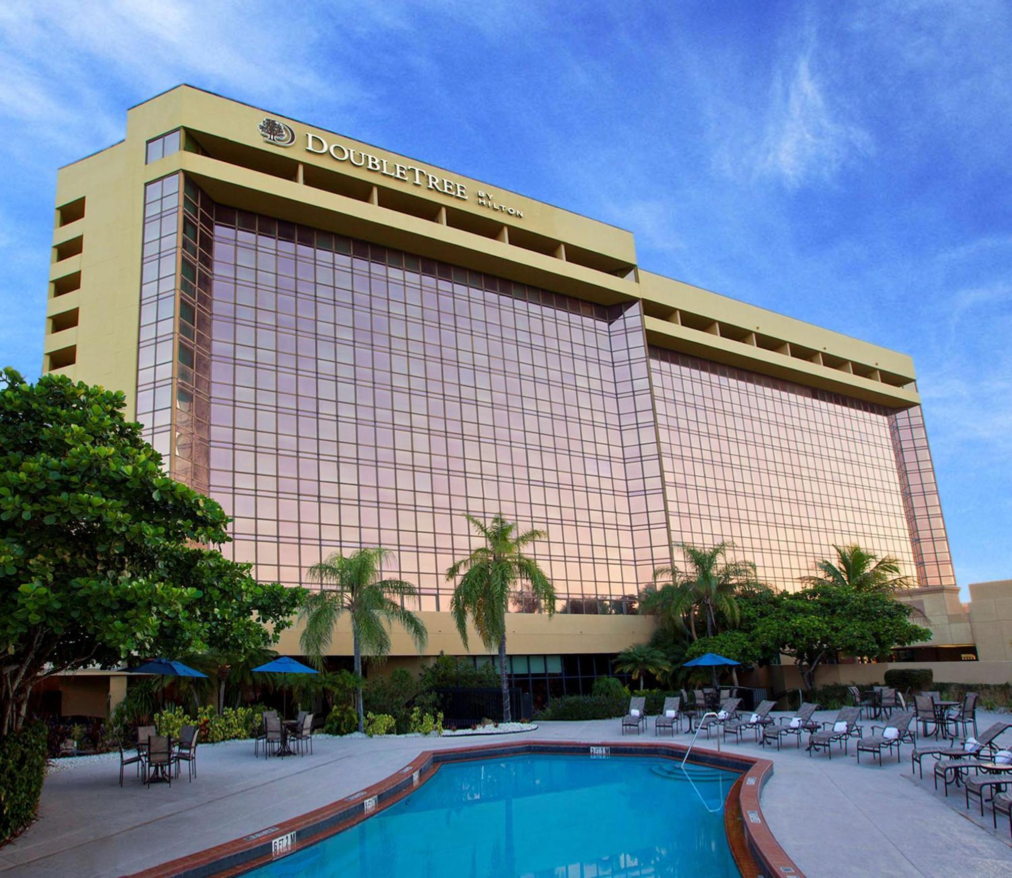 Doubletree By Hilton Hotel Miami Airport & Convention Center Exterior foto