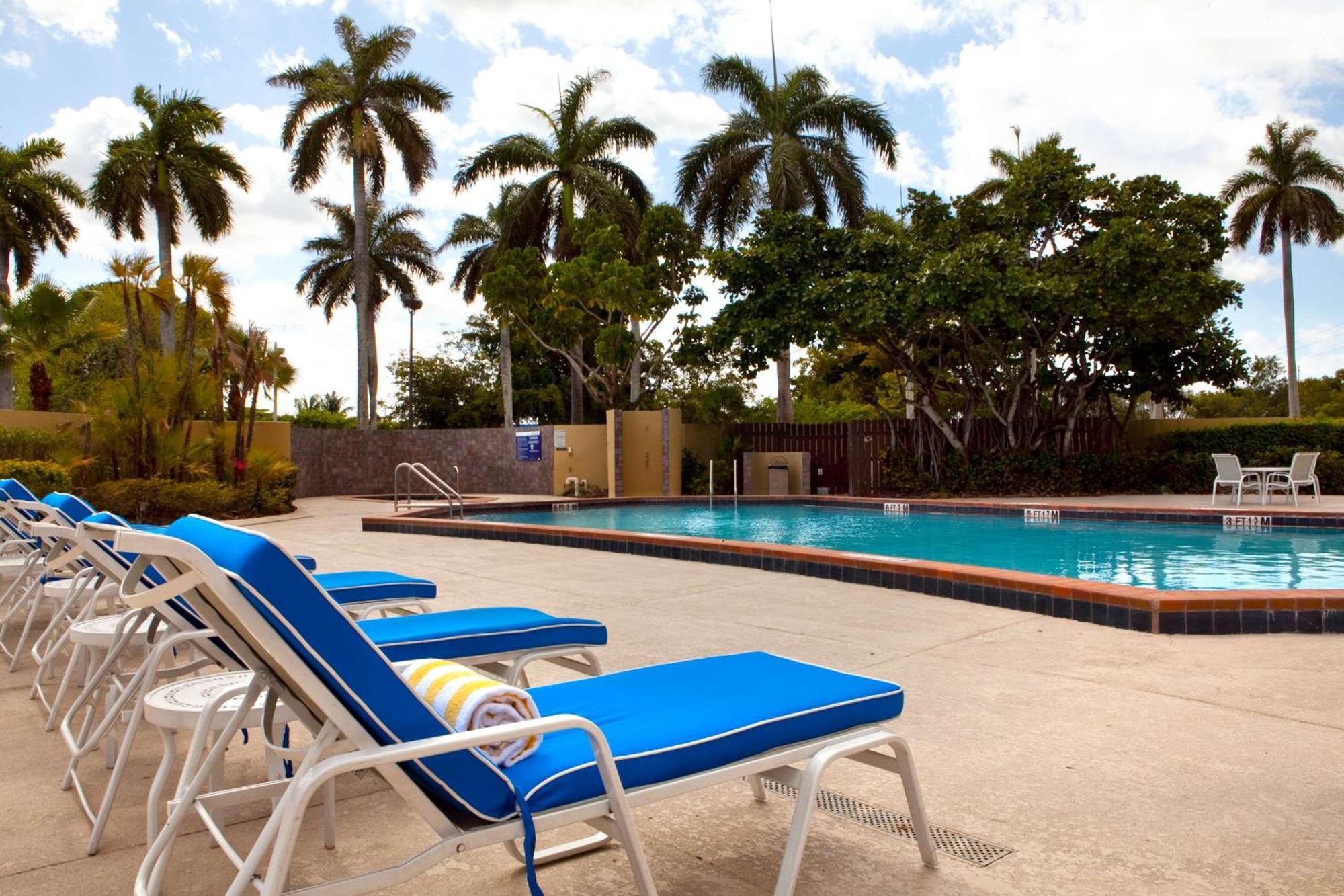 Doubletree By Hilton Hotel Miami Airport & Convention Center Miami Springs Exterior foto